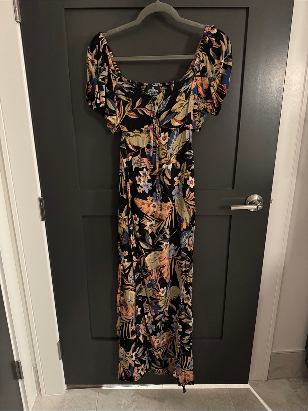Black Floral Puff-Sleeve Maxi Dress